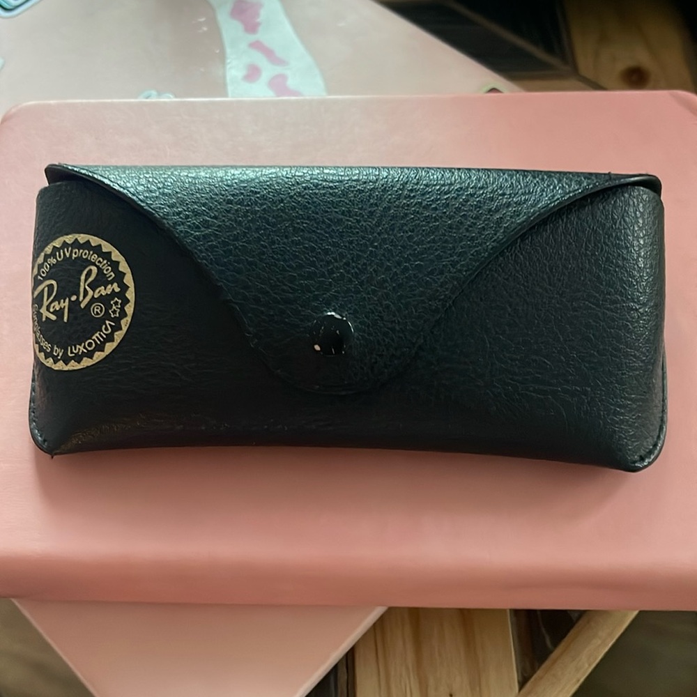 Ray Ban wayfarers sunglasses